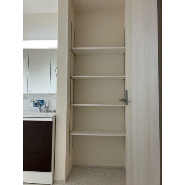 部屋をすっきりさせるのに欠かせない収納。まめに整理整頓したくなる！（6号棟）