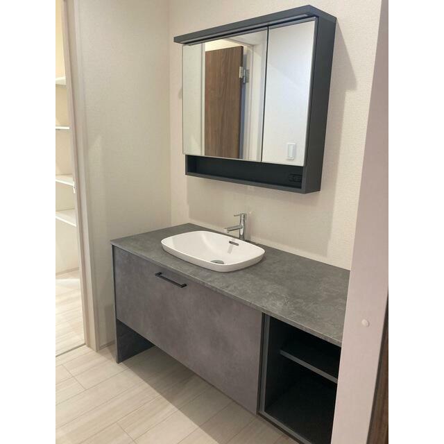 顔を洗って歯磨きもして1日を乗り切るエネルギーをここでチャージ（1号棟）