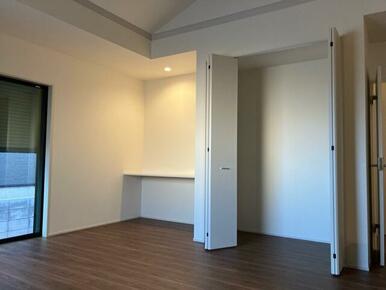 リビングと洋室の使い分けで生活にメリハリを（6号棟）