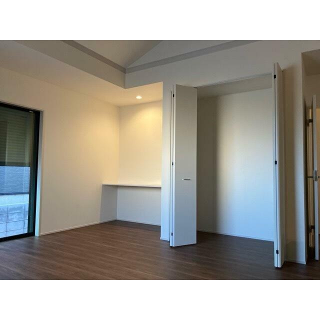 リビングと洋室の使い分けで生活にメリハリを（6号棟）