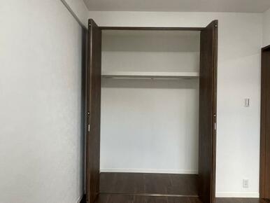 洋室2クローゼット