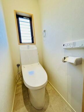 「トイレ」2階トイレも新品交換済みです