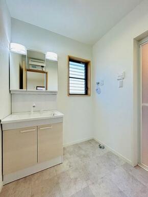 「洗面脱衣所」洗面台新品交換しております