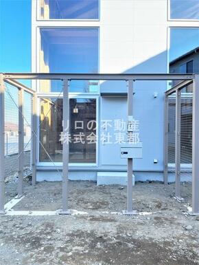 玄関前の様子です。