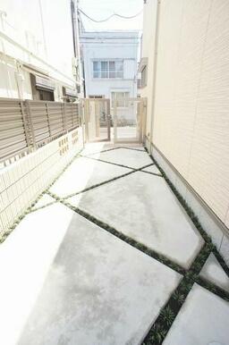 安心の一棟管理♪月２回の清掃でお住いのシャーメゾンを清潔に保ちます！！