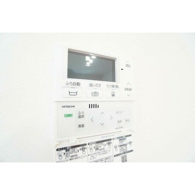 エコキュートは使い方次第でガスを使用するよりも光熱費を抑えられます。※類似物件の参考画像です。
