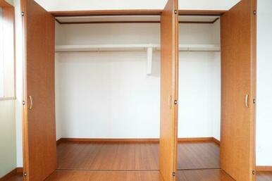 各洋室に収納あります！