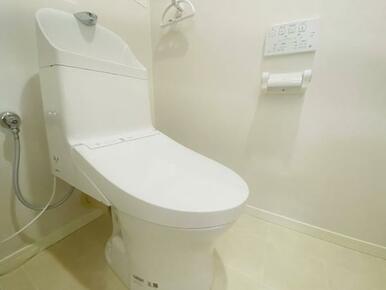 新品交換済みトイレ