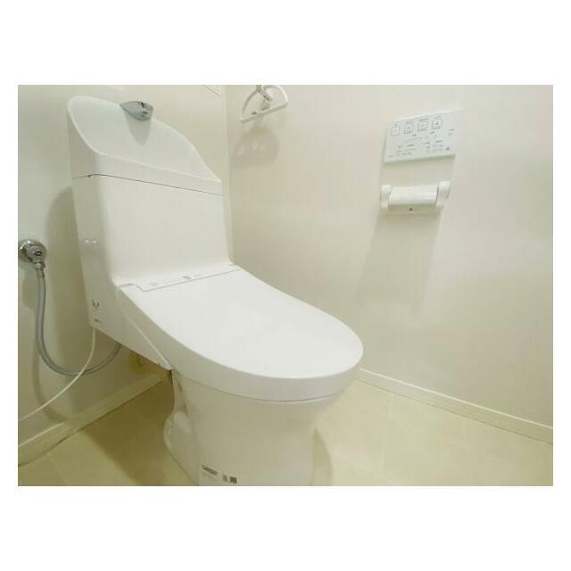 新品交換済みトイレ