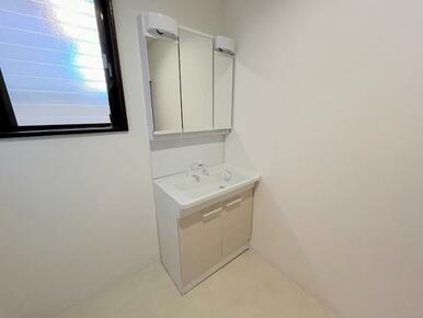 「洗面台」新品に交換しております。