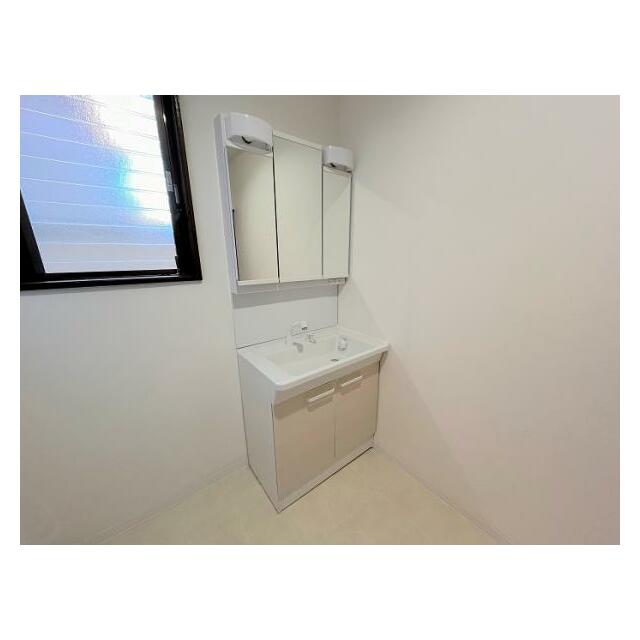 「洗面台」新品に交換しております。