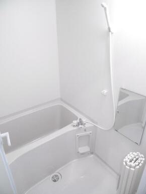 １２１６サイズの大きなお風呂　※別号室の写真です。