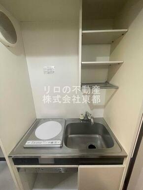 ガスより火傷や火災のリスクが低いIHクッキングヒーター付！