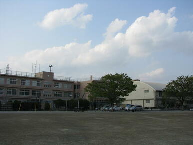 蕨市立西小学校