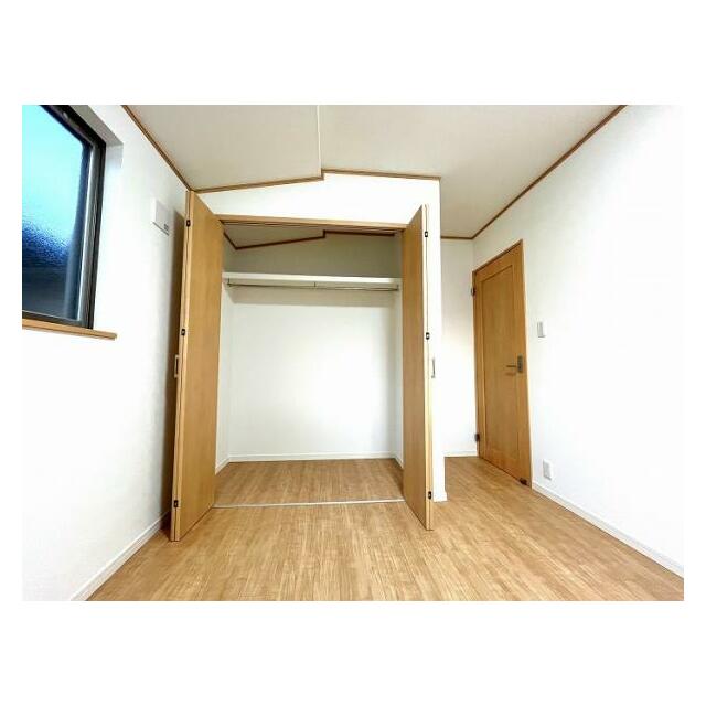 「洋室約5.5帖」大きめのクローゼットが便利です