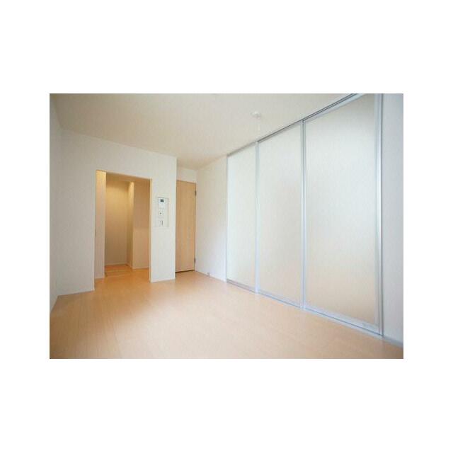 床は高級感のあるフローリング仕様♪