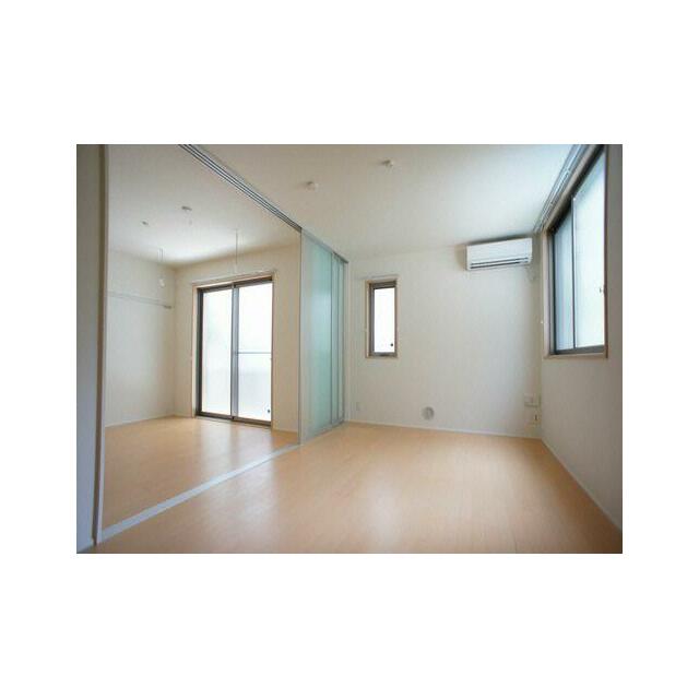 洋室とＬＤＫの仕切りはスライディングスクリーンでおしゃれに！