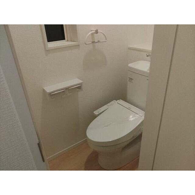 お気に入りのカバーやマット、スリッパを置いて快適空間に