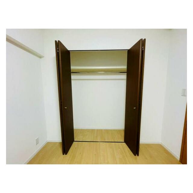 洋室約5.4帖　収納