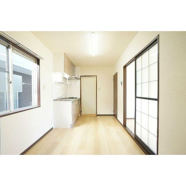 ６．０帖　ＤＫ　玄関方向から