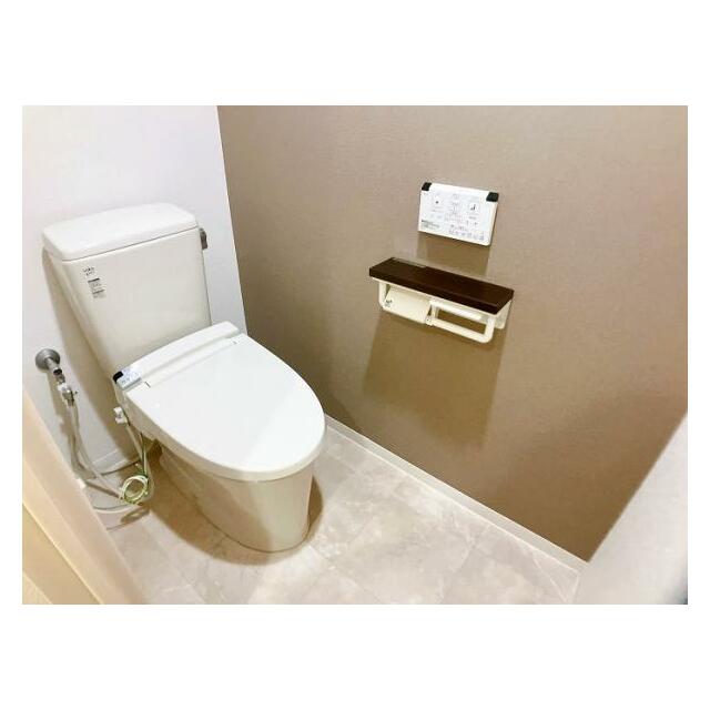 「洋室」たっぷりとした収納スペースがあります。