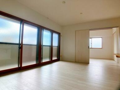 「キッチン」ゆとりのある広さのシンクです。