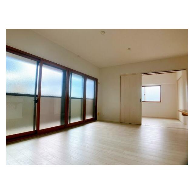 「キッチン」ゆとりのある広さのシンクです。