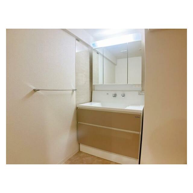 「洋室」約6帖の洋室です。