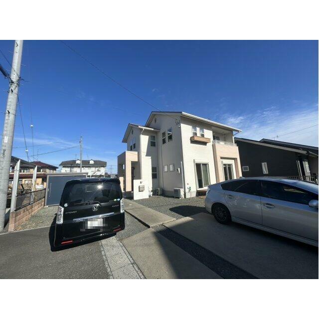 前面道路含む現地写真です