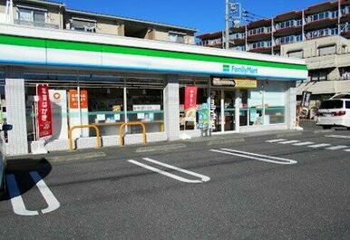 ファミリーマート 横浜綱島東店