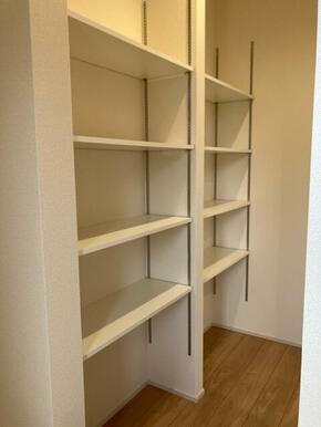 部屋をすっきりさせるのに欠かせない収納。まめに整理整頓したくなる！（1号棟）