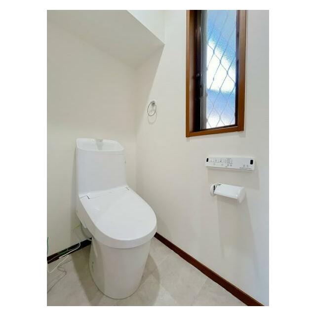 「1階トイレ」新品交換済（トイレ、クロス、照明、フロアタイル）