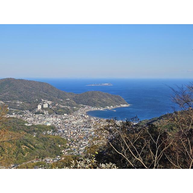 宇佐美湾、海望む