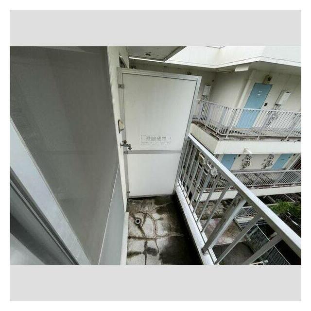 洗濯機置き場はベランダになります