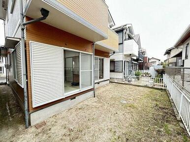 「庭」戸建てならではの庭　ガーデニングもお楽しみいただける場所です