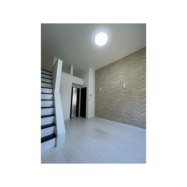 ロフトへは階段で上ります（※写真は102号室のもの）