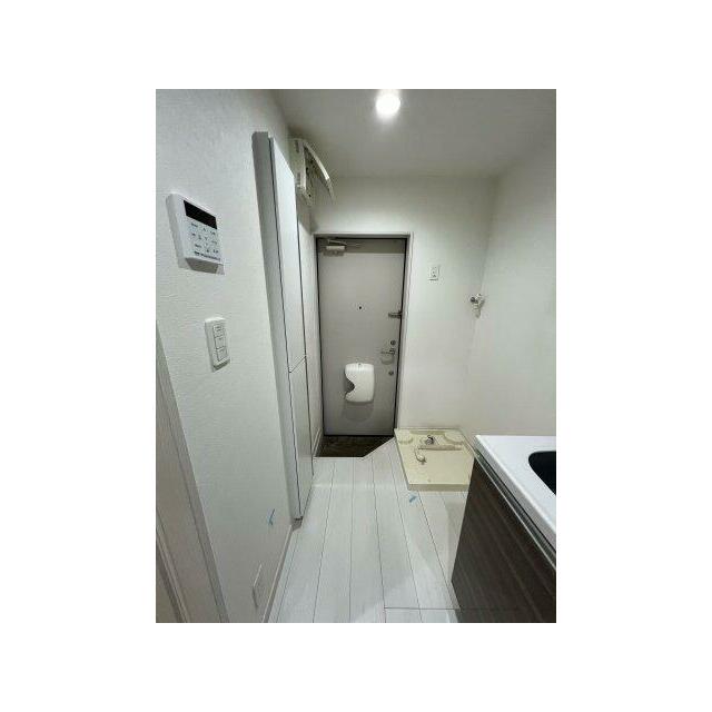 玄関まわりのスペースも機能的です（※写真は102号室のもの）