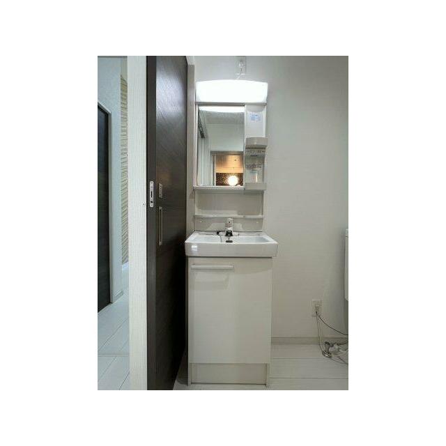 朝の身支度も捗る独立洗面台（※写真は102号室のもの）