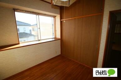 ２Ｆ４．５帖洋室
