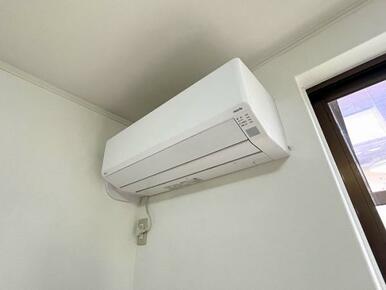 「LDK」エアコン付きの物件です。他のお部屋に1台ずつでも設置可能です。