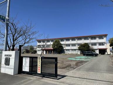 三島市立中郷小学校徒歩９分です♪