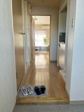 収納もある玄関です