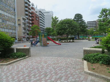 横浜市日ノ出川公園テニスコート