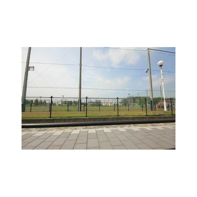 １０ｍ（徒歩１分）堀崎公園です。
