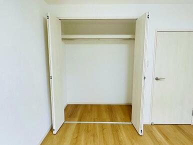 洋室約6.4帖　クローゼット