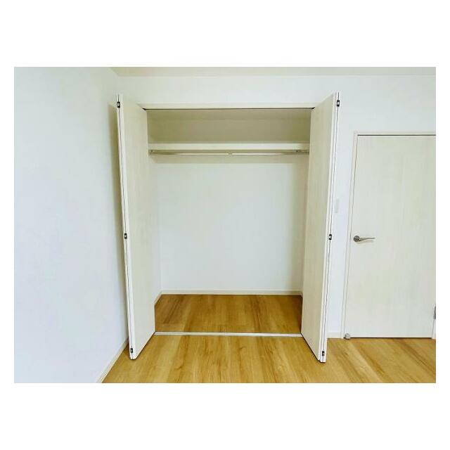 洋室約6.4帖　クローゼット