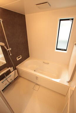 広々としたバスルームです♪