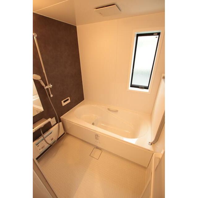 広々としたバスルームです♪