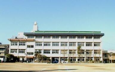 川口市立幸町小学校