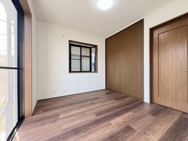 「西側洋室約5.2帖」クローゼット収納